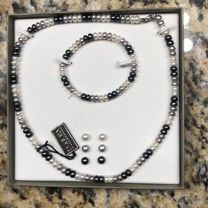 ⭐️Brand New Honora collection freshwater pearl.